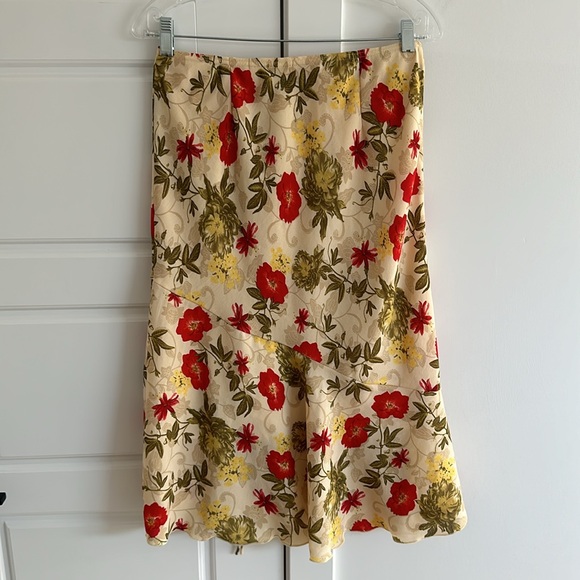 Pretty floral skirt Aline skirt with bias on the bottom and adjustable ruching - Picture 3 of 6